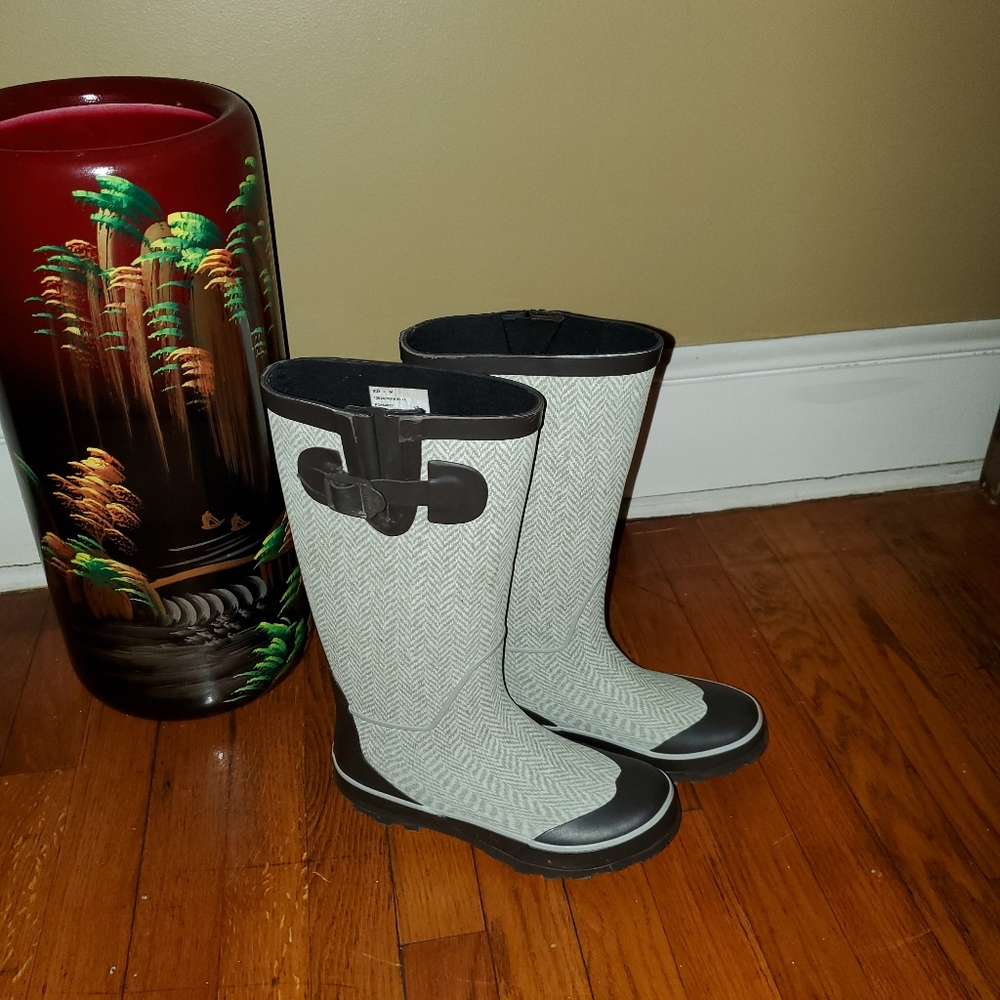 Rain boots